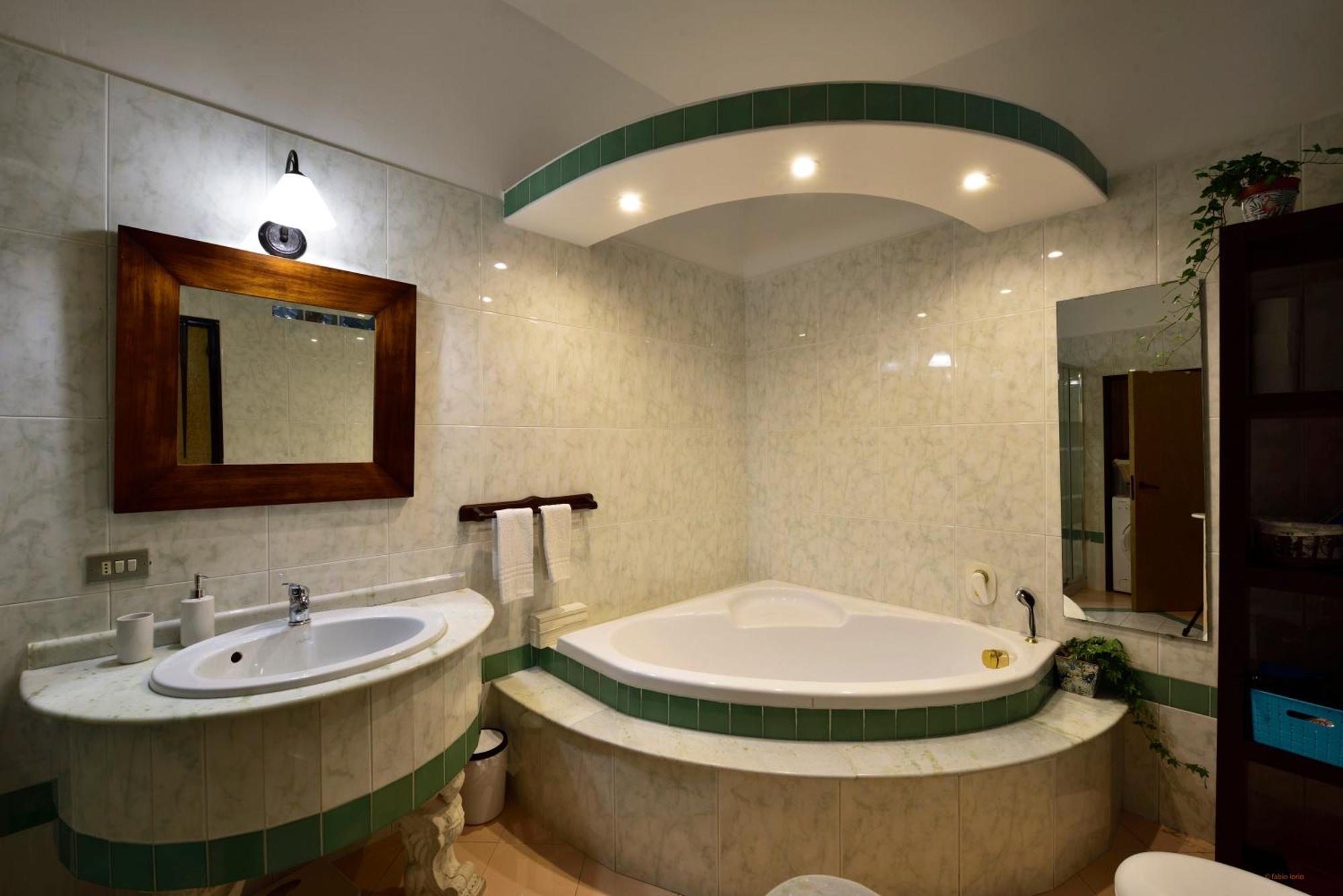 Ciaobari Apartment - Elegant 4 Bedrooms In The Heart Of Old Town Exterior photo