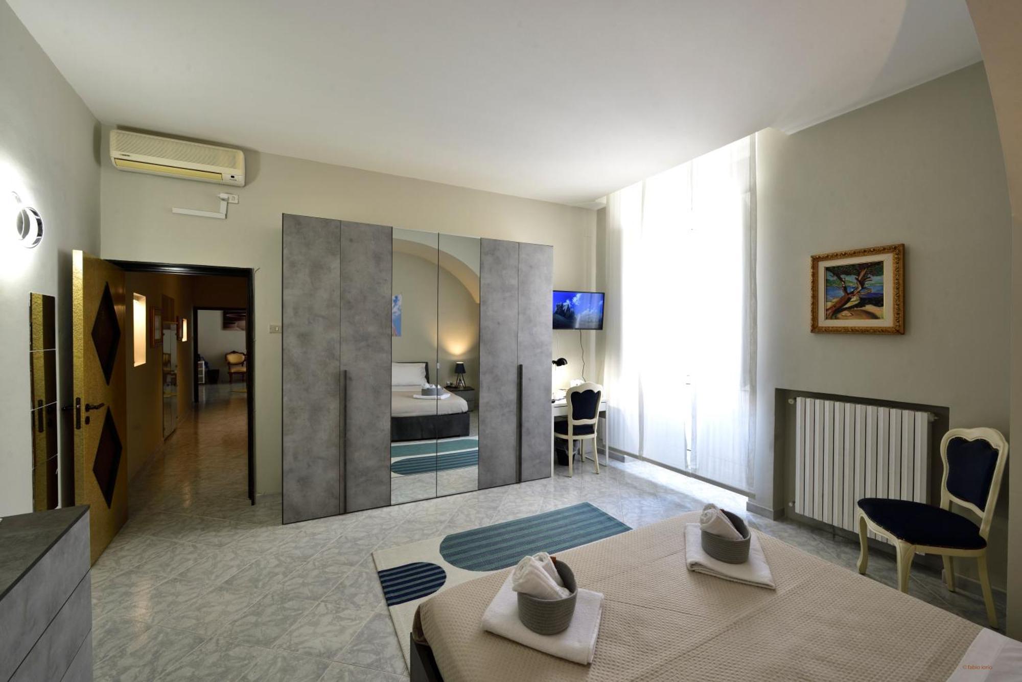 Ciaobari Apartment - Elegant 4 Bedrooms In The Heart Of Old Town Exterior photo